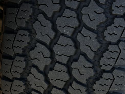 Used 2020 GMC Yukon SLT w/ Open Road Package image 13