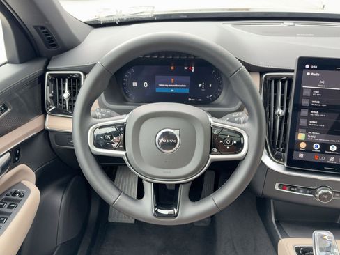 Certified 2025 Volvo XC90 B5 Plus image 15