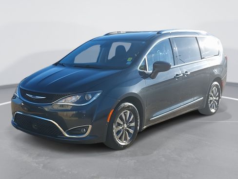 Used 2019 Chrysler Pacifica Touring-L Plus w/ Advanced Safetytec Group image 1