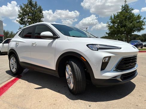 Used 2025 Buick Encore GX Preferred FWD image 4