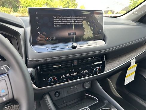 New 2025 Nissan Rogue Platinum w/ Platinum Premium Package image 23