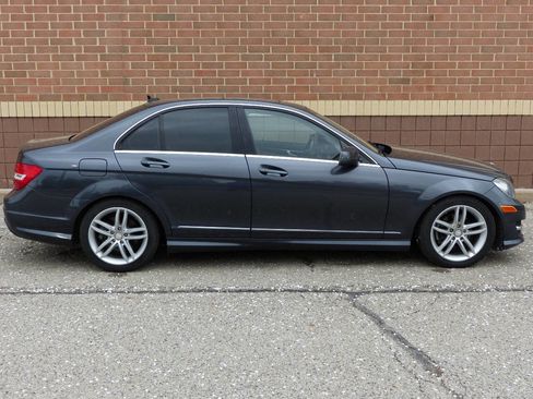 Used 2013 Mercedes-Benz C 250 Sedan image 11