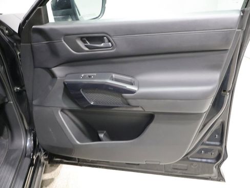 Used 2024 Nissan Pathfinder S AWD/4WD image 23