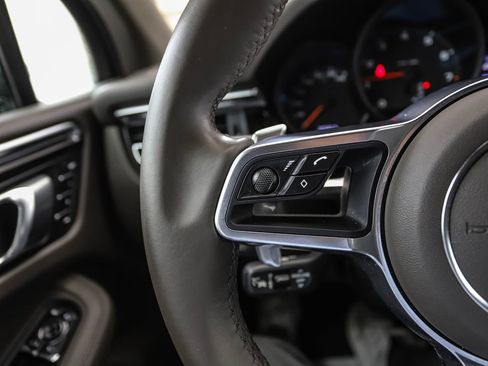 Used 2020 Porsche Macan AWD/4WD image 12