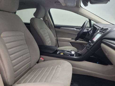 Used 2019 Ford Fusion SE image 21