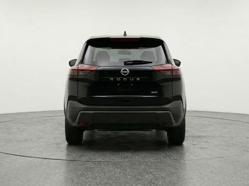 Used 2025 Nissan Rogue SV image 7