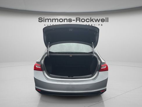 Used 2023 Chevrolet Malibu LT image 39