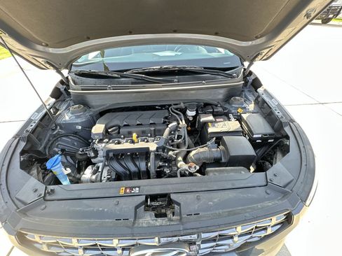 Used 2024 Hyundai Venue Limited FWD image 29