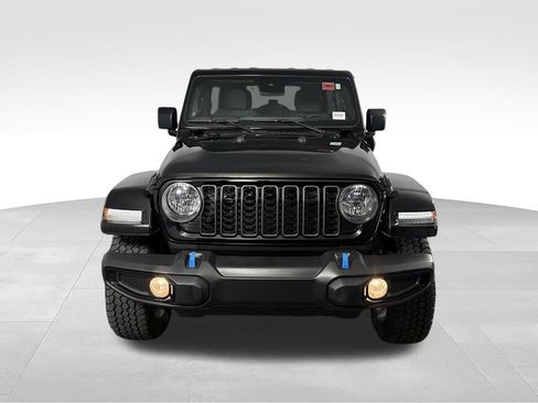 Used 2024 Jeep Wrangler Unlimited w/ Convenience Group AWD/4WD image 4