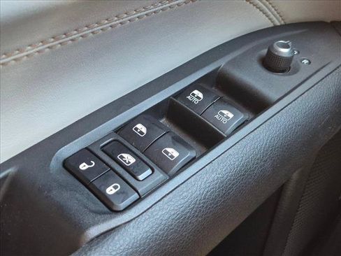 Used 2024 Jeep Compass Limited AWD/4WD image 12