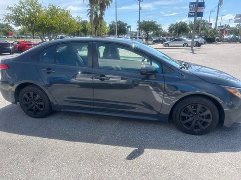 Used 2023 Toyota Corolla LE FWD image 4