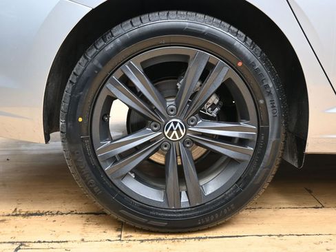 Used 2023 Volkswagen Jetta SE w/ Panoramic Sunroof Package image 14