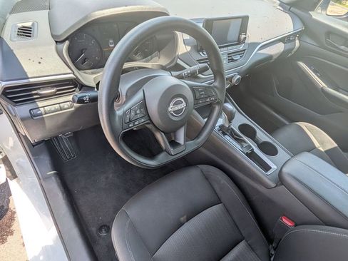 Certified 2024 Nissan Altima 2.5 S FWD image 11
