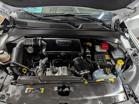 Used 2024 Jeep Compass Latitude image 5