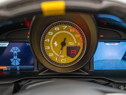 Certified 2022 Ferrari F8 Tributo RWD image 39