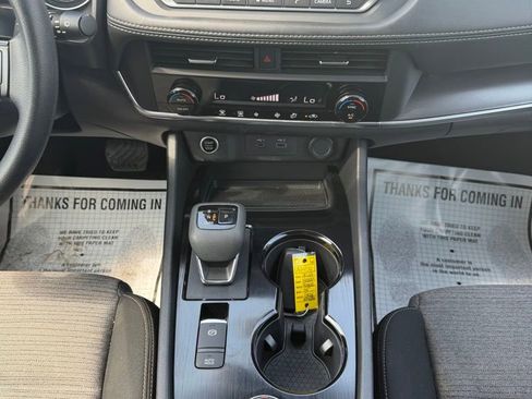 Used 2023 Nissan Rogue SV image 20