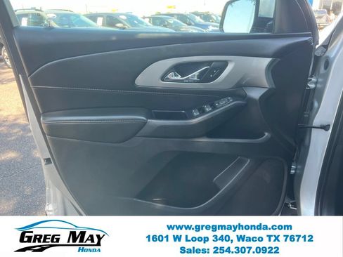 Used 2020 Chevrolet Traverse LT FWD image 23