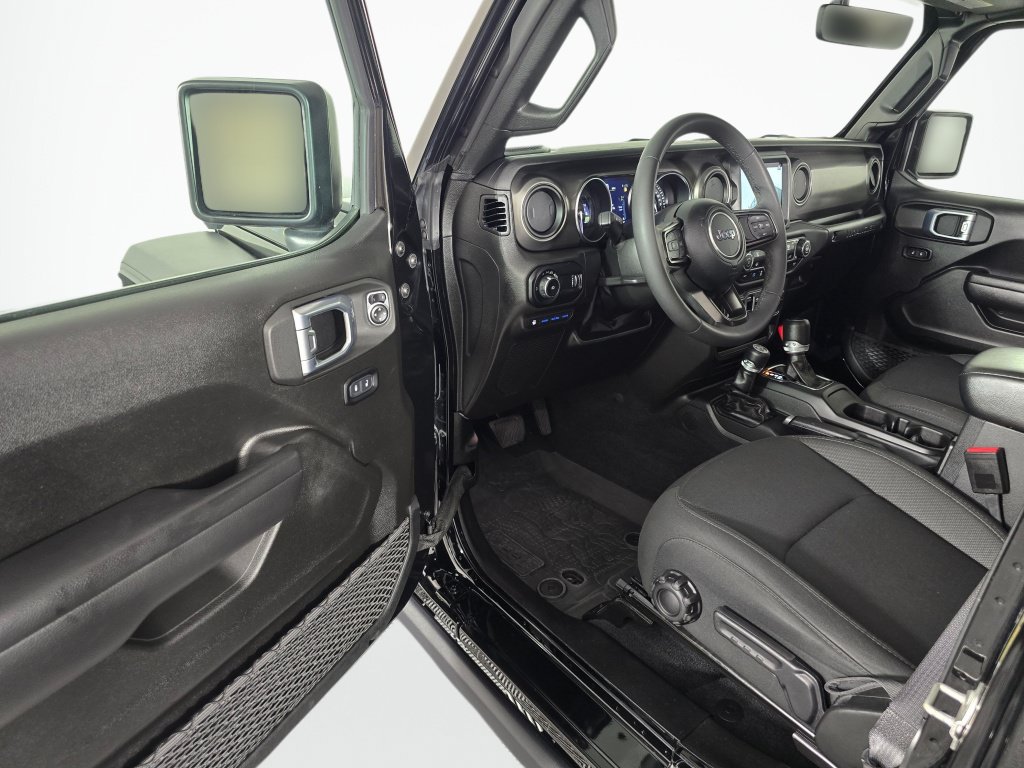 Used 2023 Jeep Wrangler Unlimited w/ 8.4" Radio Group AWD/4WD image 31