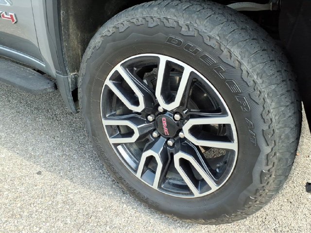 Used 2025 GMC Sierra 1500 AT4 w/ AT4 Premium Package AWD/4WD image 4