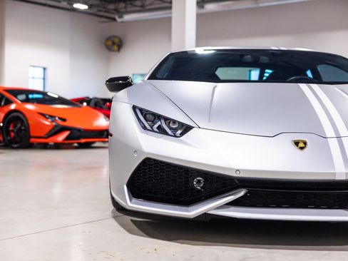 Used 2017 Lamborghini Huracan LP 610-4 AWD/4WD image 23
