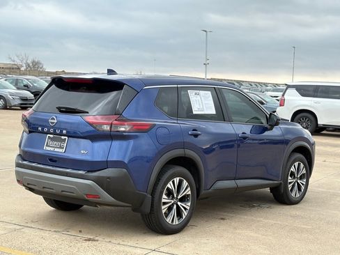Used 2022 Nissan Rogue SV image 6
