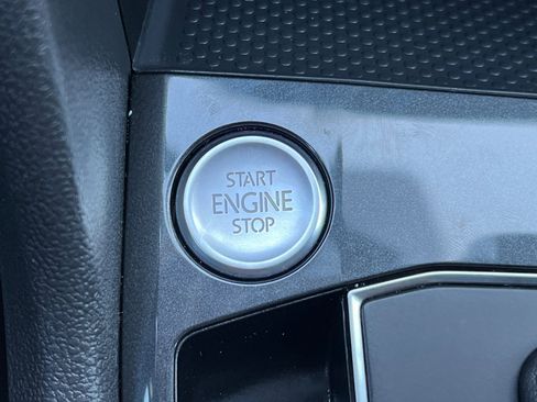 Used 2019 Volkswagen Tiguan SEL image 23