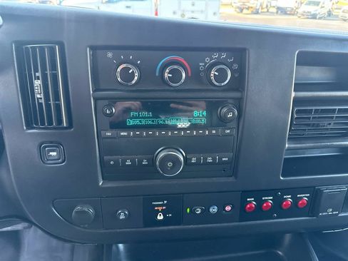 Used 2016 Chevrolet Express 2500 RWD image 14