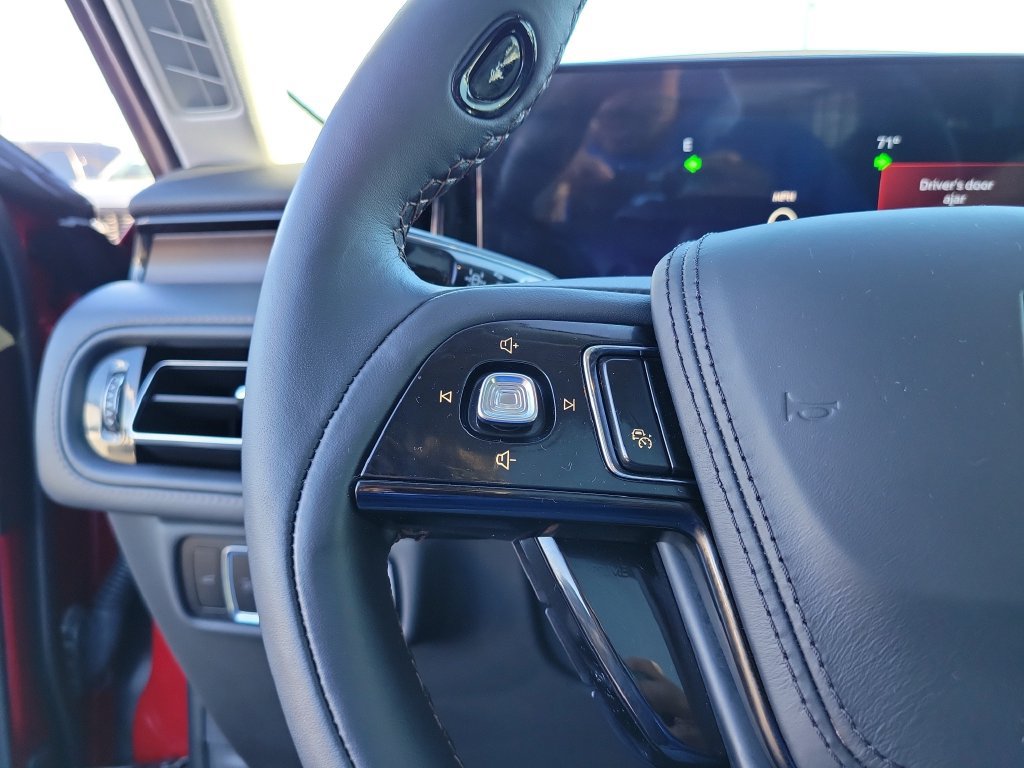 Used 2025 Lincoln Aviator Reserve w/ Equipment Group 201A AWD/4WD image 27