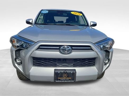 Used 2020 Toyota 4Runner SR5 AWD/4WD image 10