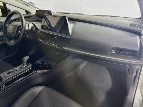 Used 2024 Toyota Prius XLE FWD image 35
