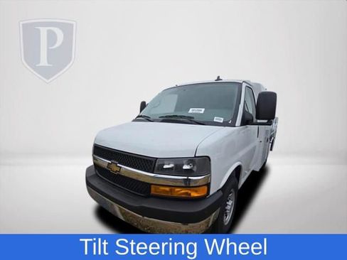 New 2025 Chevrolet Express 3500 w/ Power Convenience Package image 12