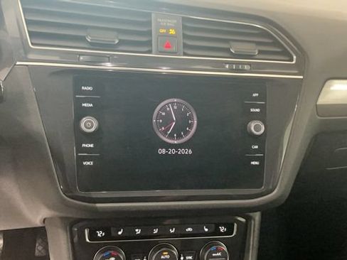 Used 2021 Volkswagen Tiguan SE AWD/4WD image 17