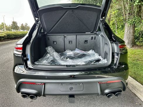 Certified 2026 Porsche Macan image 28