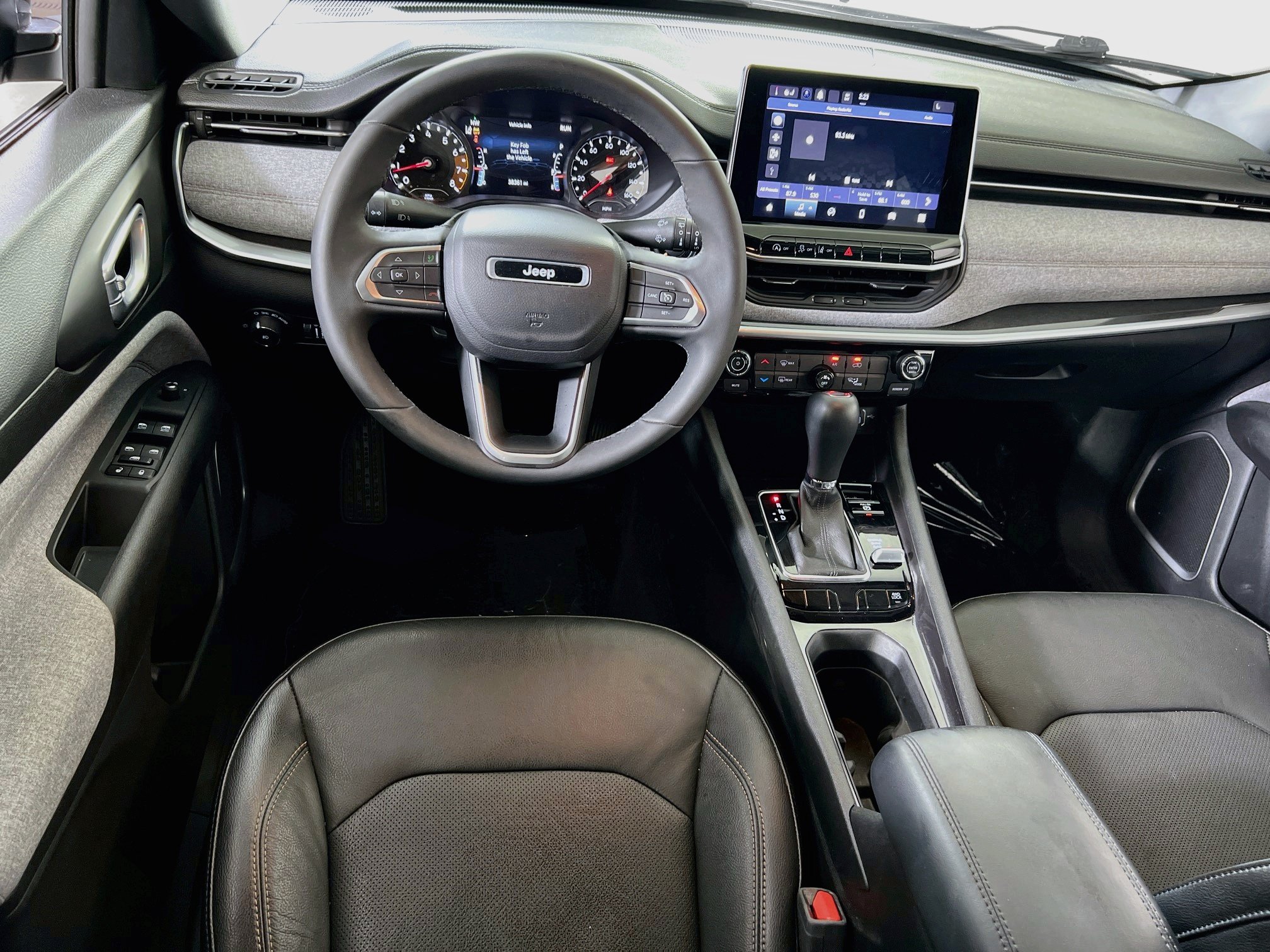 Used 2023 Jeep Compass Latitude AWD/4WD image 21