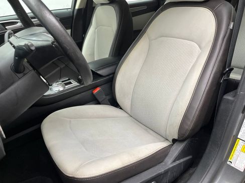 Used 2020 Ford Fusion SE w/ Equipment Group 151A FWD image 20