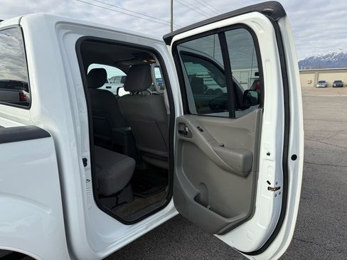 Used 2017 Nissan Frontier SV w/ SV Value Truck Package image 28