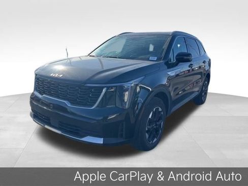 Used 2024 Kia Sorento S image 4