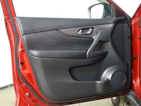 Used 2016 Nissan Rogue S w/ Appearance Package image 16