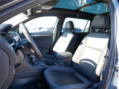 Certified 2024 Volkswagen Tiguan SE R-Line image 15