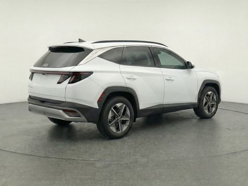 Used 2025 Hyundai Tucson SEL FWD image 9