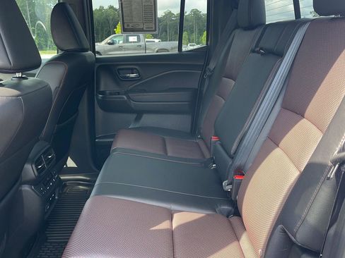 Used 2025 Honda Ridgeline Black Edition image 36