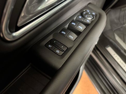 Used 2024 Chevrolet Suburban RST w/ Luxury Package image 17