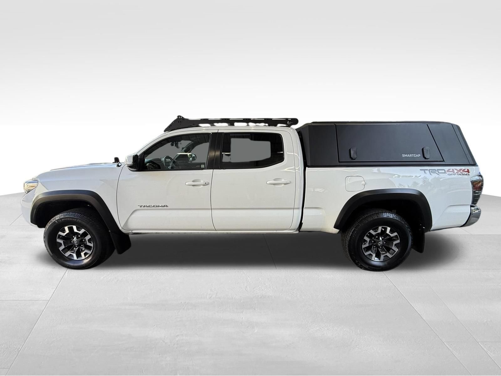 Used 2020 Toyota Tacoma TRD Off-Road AWD/4WD image 9