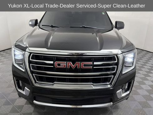 Used 2022 GMC Yukon XL SLT w/ SLT Luxury Package image 3