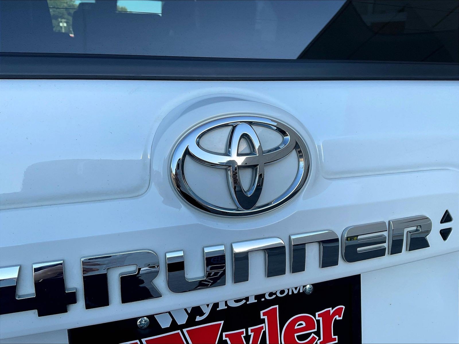 Used 2021 Toyota 4Runner SR5 Premium w/ Moonroof Package AWD/4WD image 24