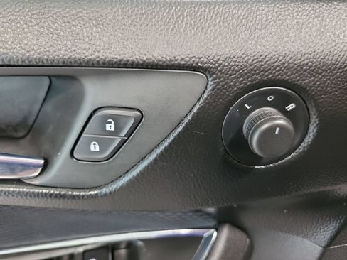 Used 2017 Chevrolet Cruze LT FWD image 29