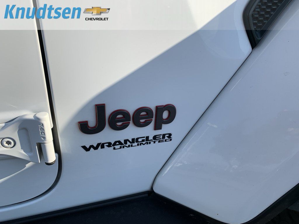 Used 2022 Jeep Wrangler Unlimited Rubicon w/ Xtreme Recon 35" Tire Package AWD/4WD image 9
