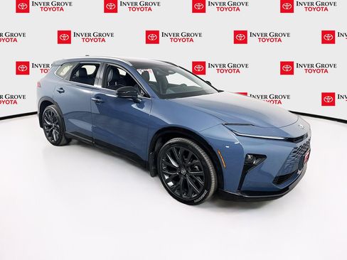 Used 2025 Toyota Crown Signia w/ Advanced Technology Package AWD/4WD image 3