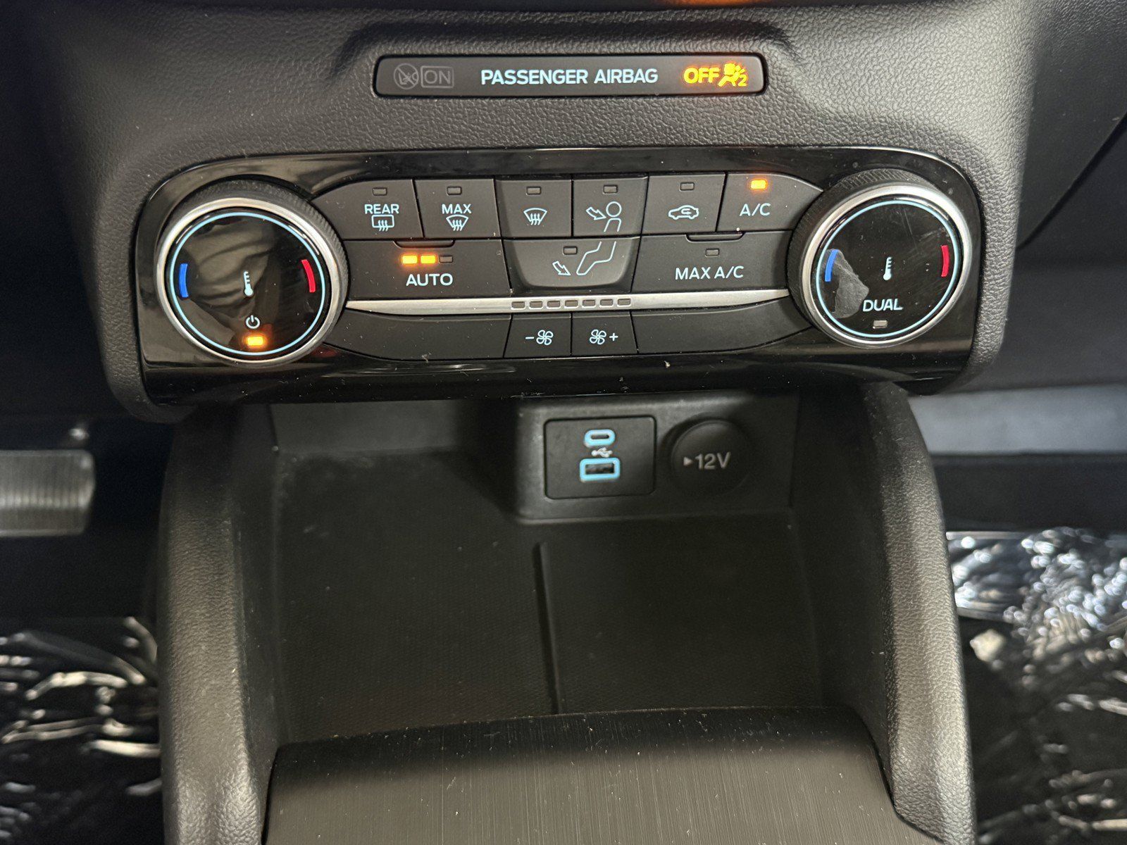Used 2022 Ford Escape SE AWD/4WD image 16