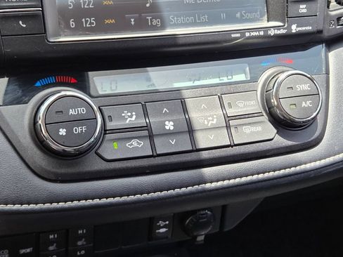 Used 2017 Toyota RAV4 Limited FWD image 28